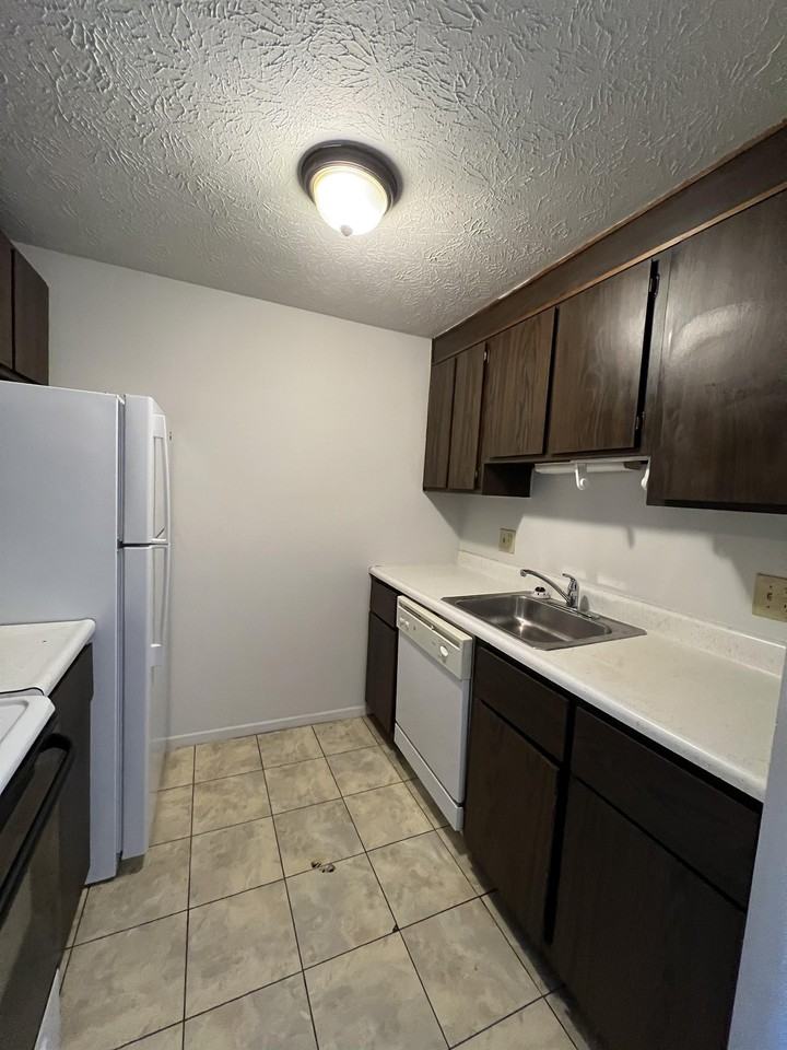 4008 West Erie Avenue - Photo 3 of 14