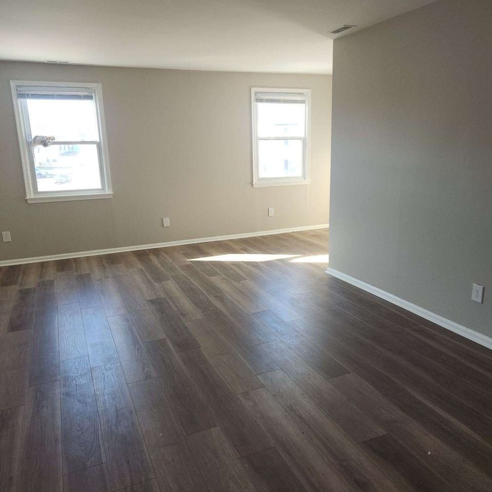 Maynard Drive 5A - Photo 5 of 8