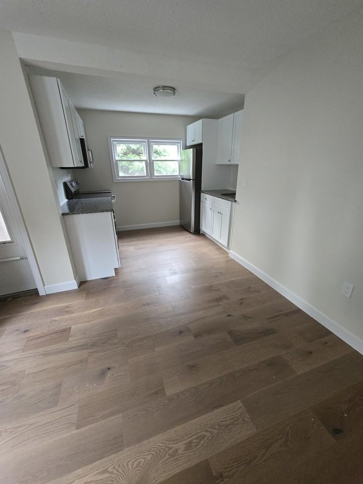 267 Litchfield Street - Photo 3 of 9