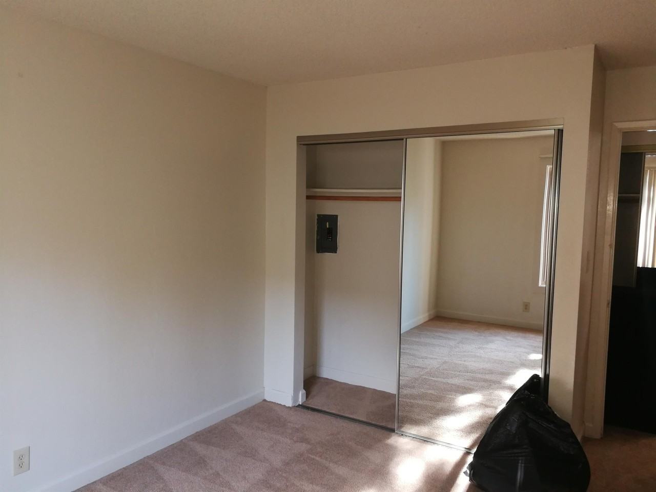 Uni Flats - Photo 4 of 28