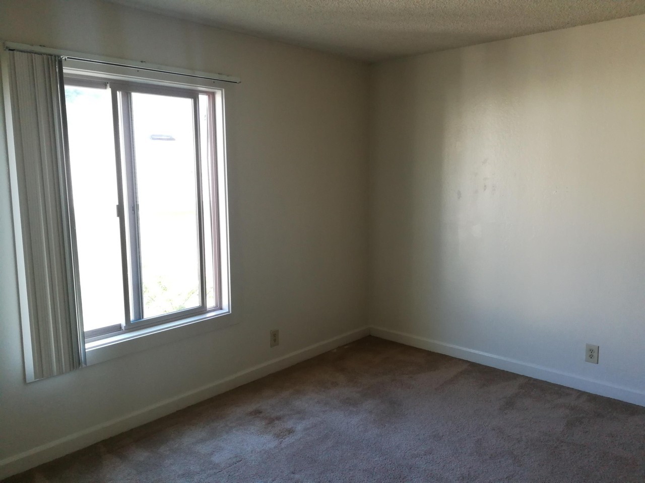 Uni Flats - Photo 5 of 28