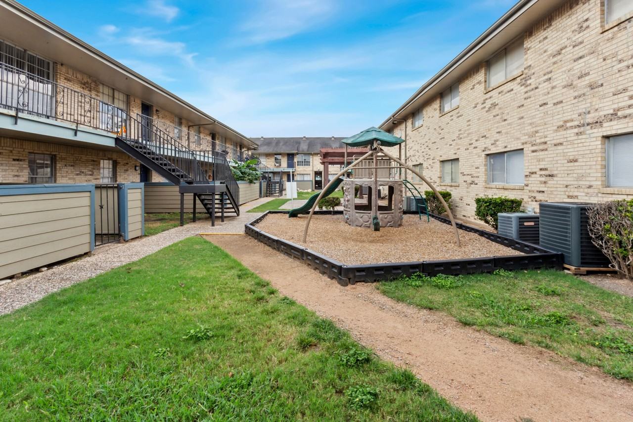 Palms at Chimney Rock - Photo 6 of 16