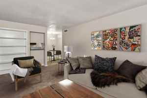 featured image of 6233 Gulfton St