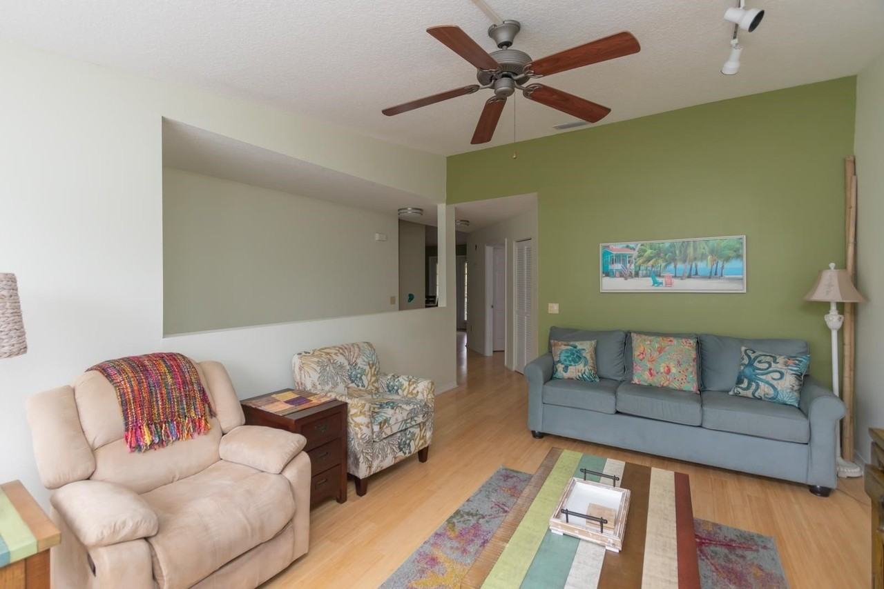 19203 Harbour Vista Cir - Photo 4 of 42