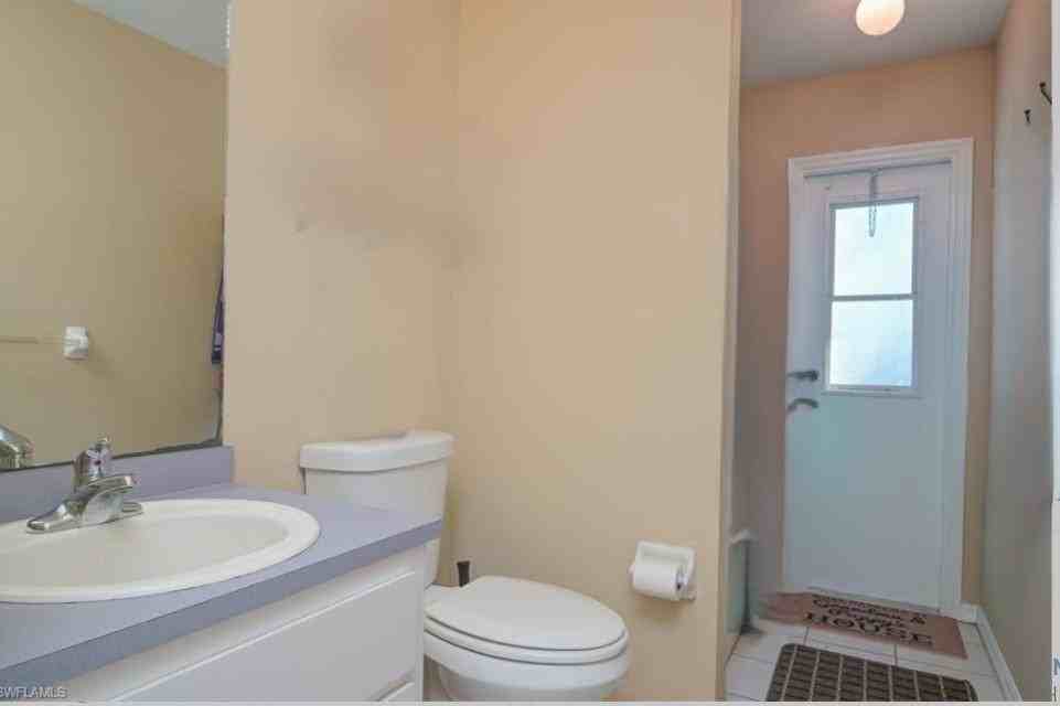 Sw 25th Ter - Photo 2 of 7