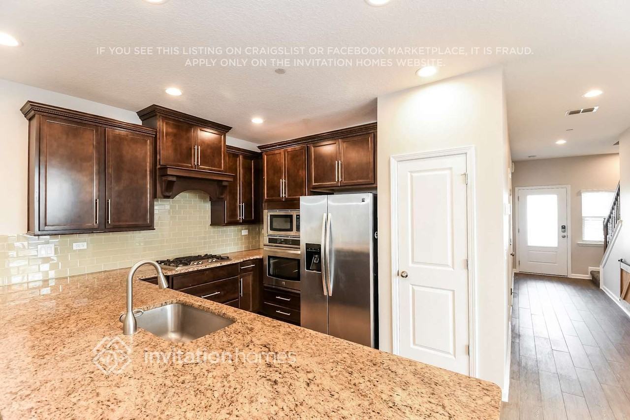 63 Canary Palm Ct - Photo 5 of 15