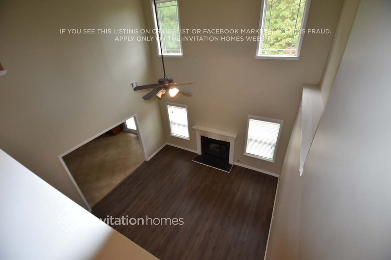 888 Potomac Dr - Photo 2 of 22