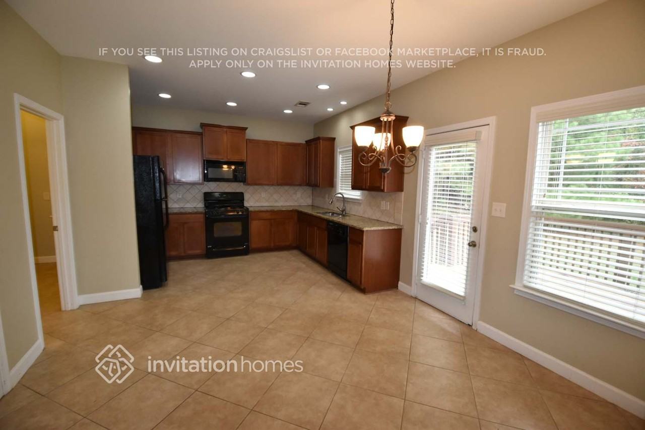 888 Potomac Dr - Photo 5 of 22