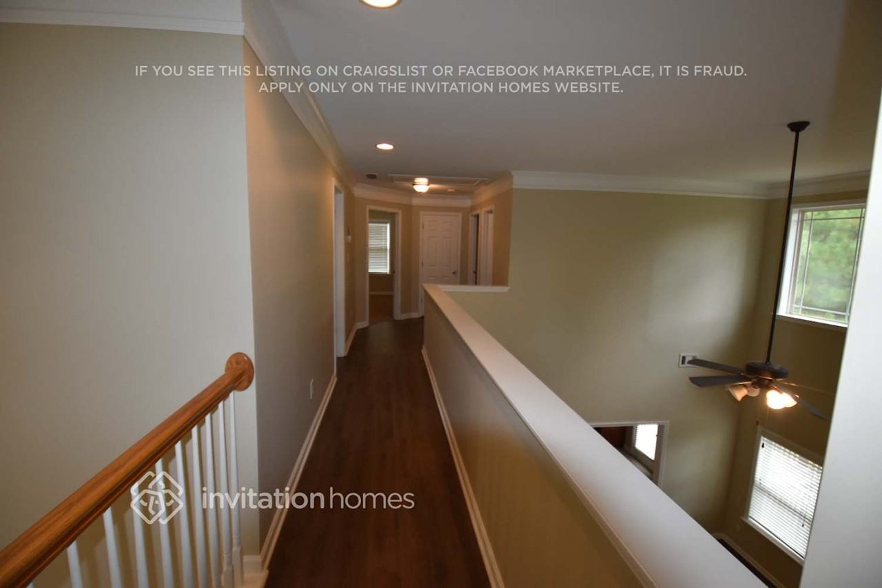 888 Potomac Dr - Photo 7 of 22