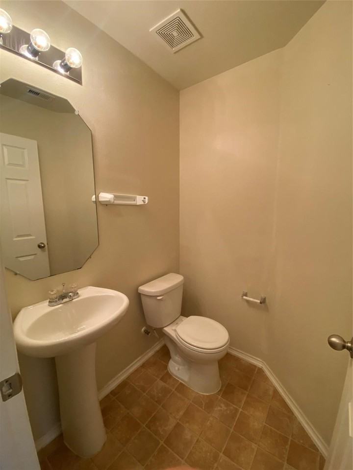 1515 Daffodil Rd - Photo 7 of 17