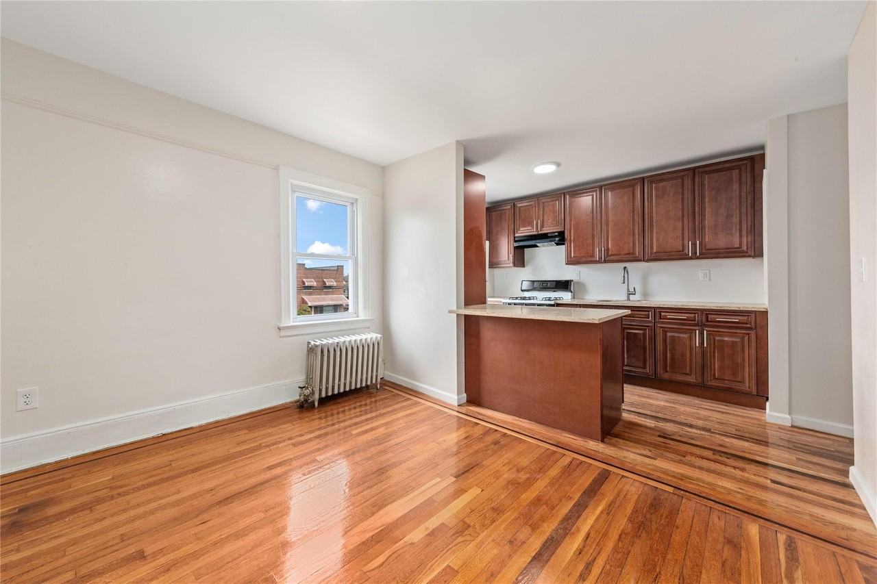 22614 141st Ave - Photo 3 of 13