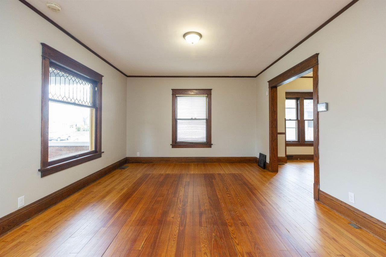 825 S Ironwood Dr - Photo 3 of 34