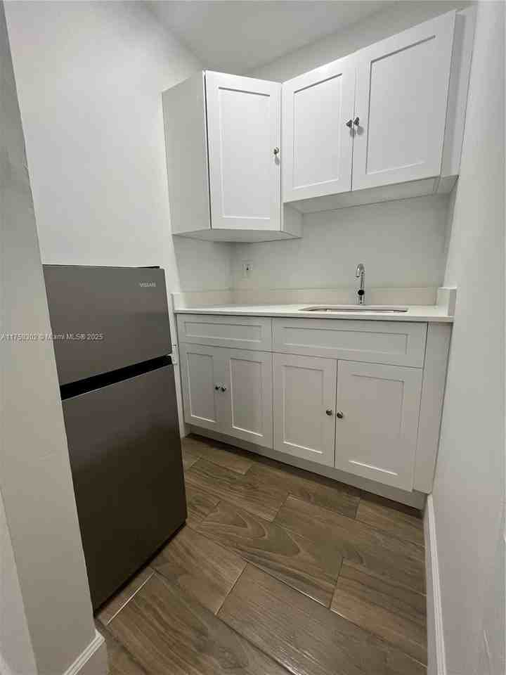 181 Sw 52nd Ter #0 - Photo 2 of 15