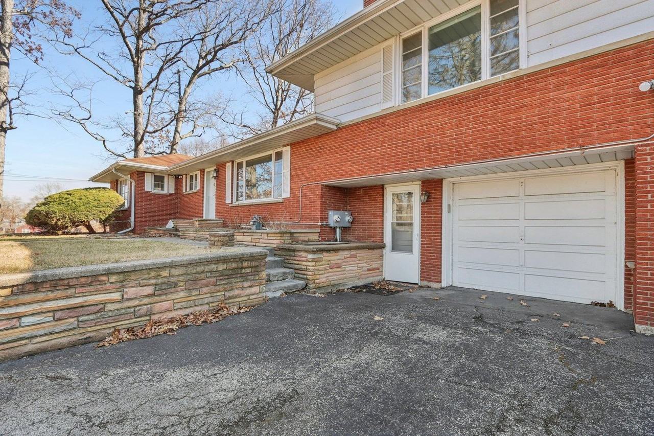 38683 N Lewis Ave - Photo 2 of 26