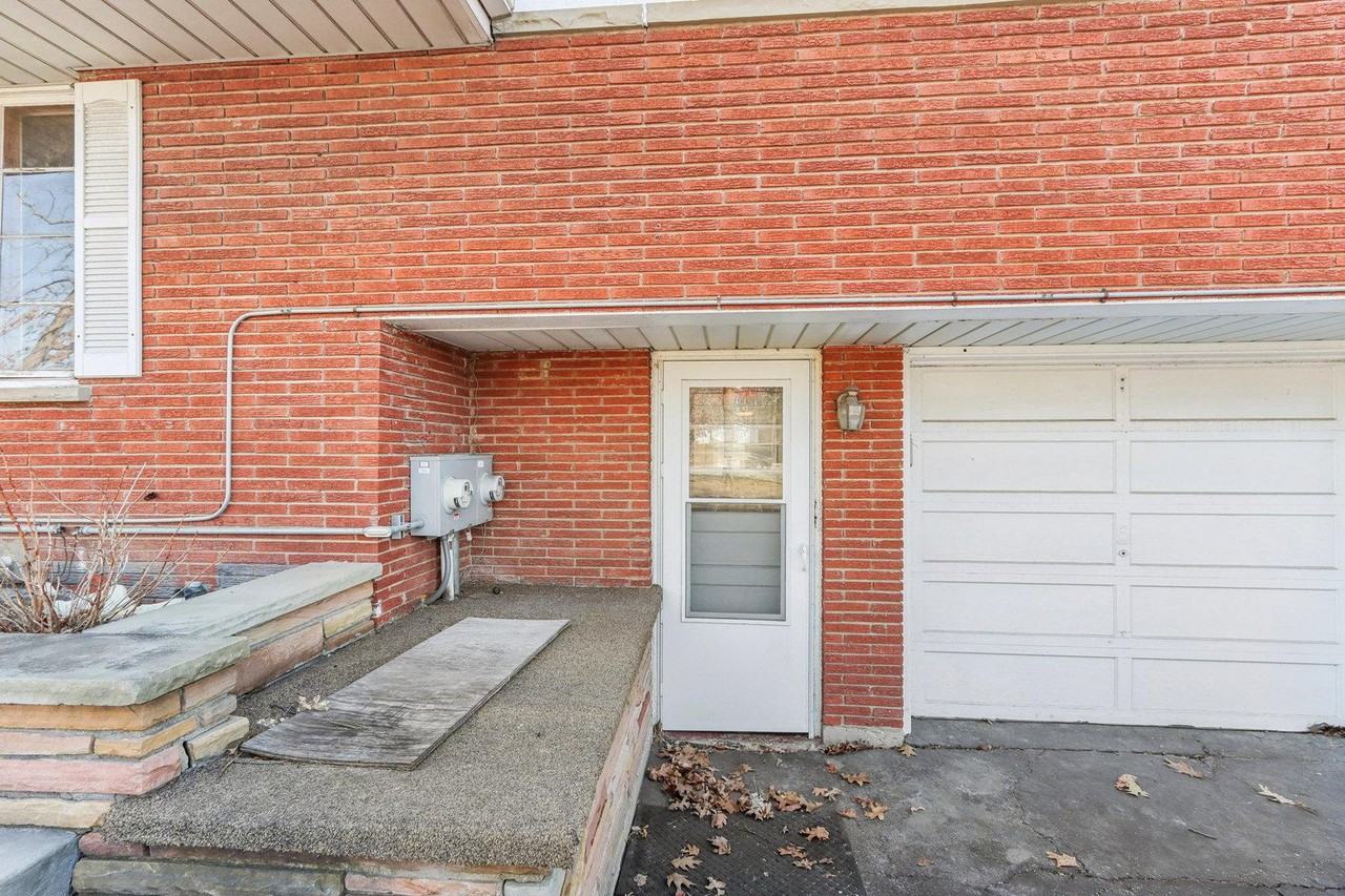 38683 N Lewis Ave - Photo 3 of 26