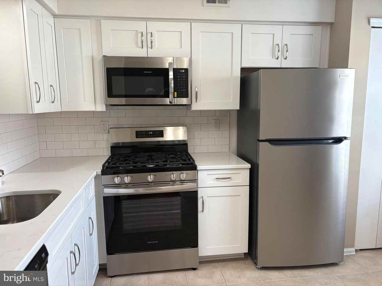 3804 Aberdeen Ln - Photo 4 of 20