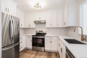 featured image of 8 Rose Ln