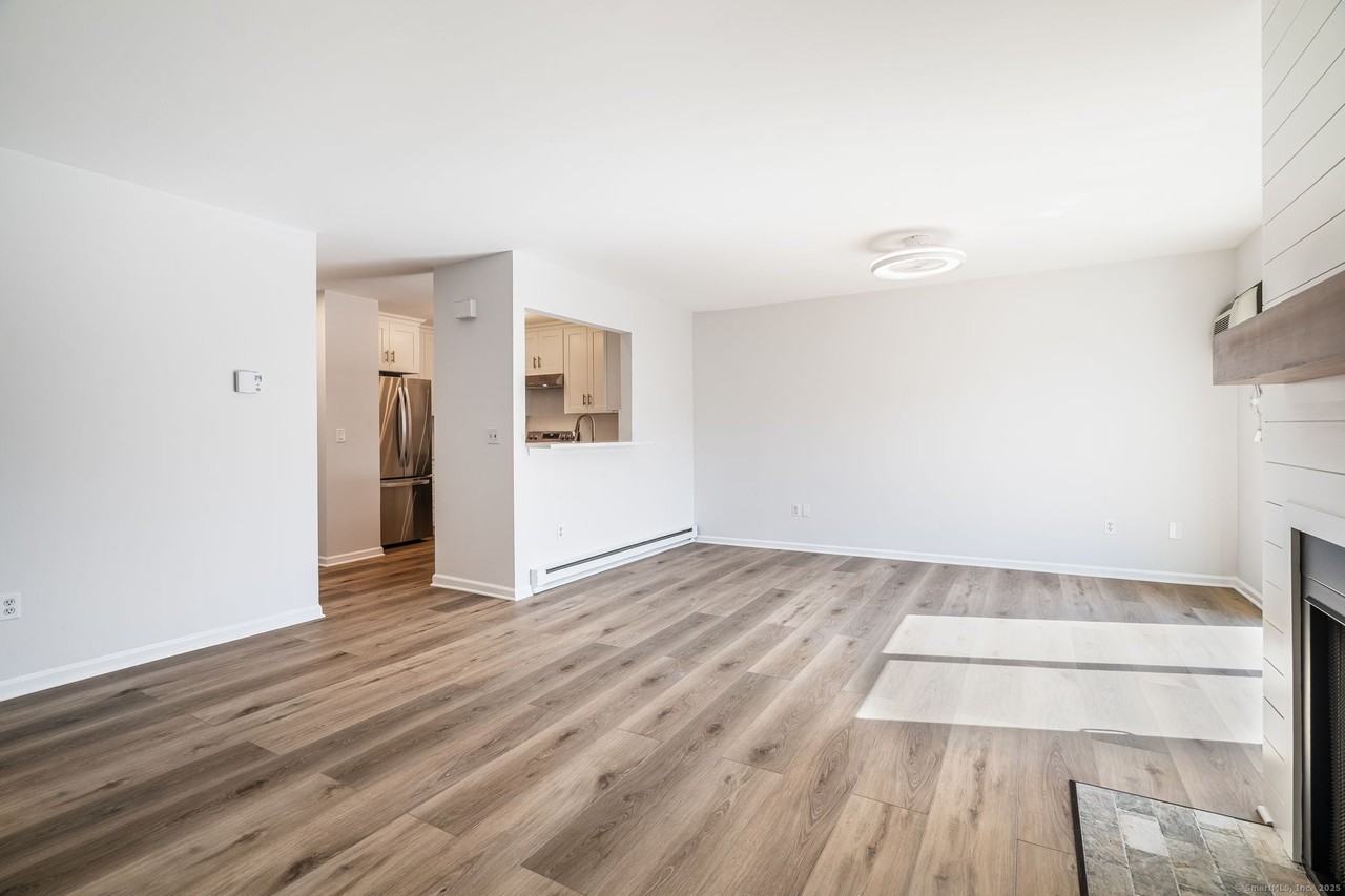 8 Rose Ln - Photo 7 of 34