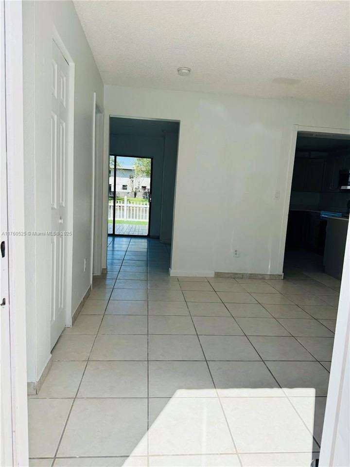 6970 Sw 110th Pl - Photo 2 of 15