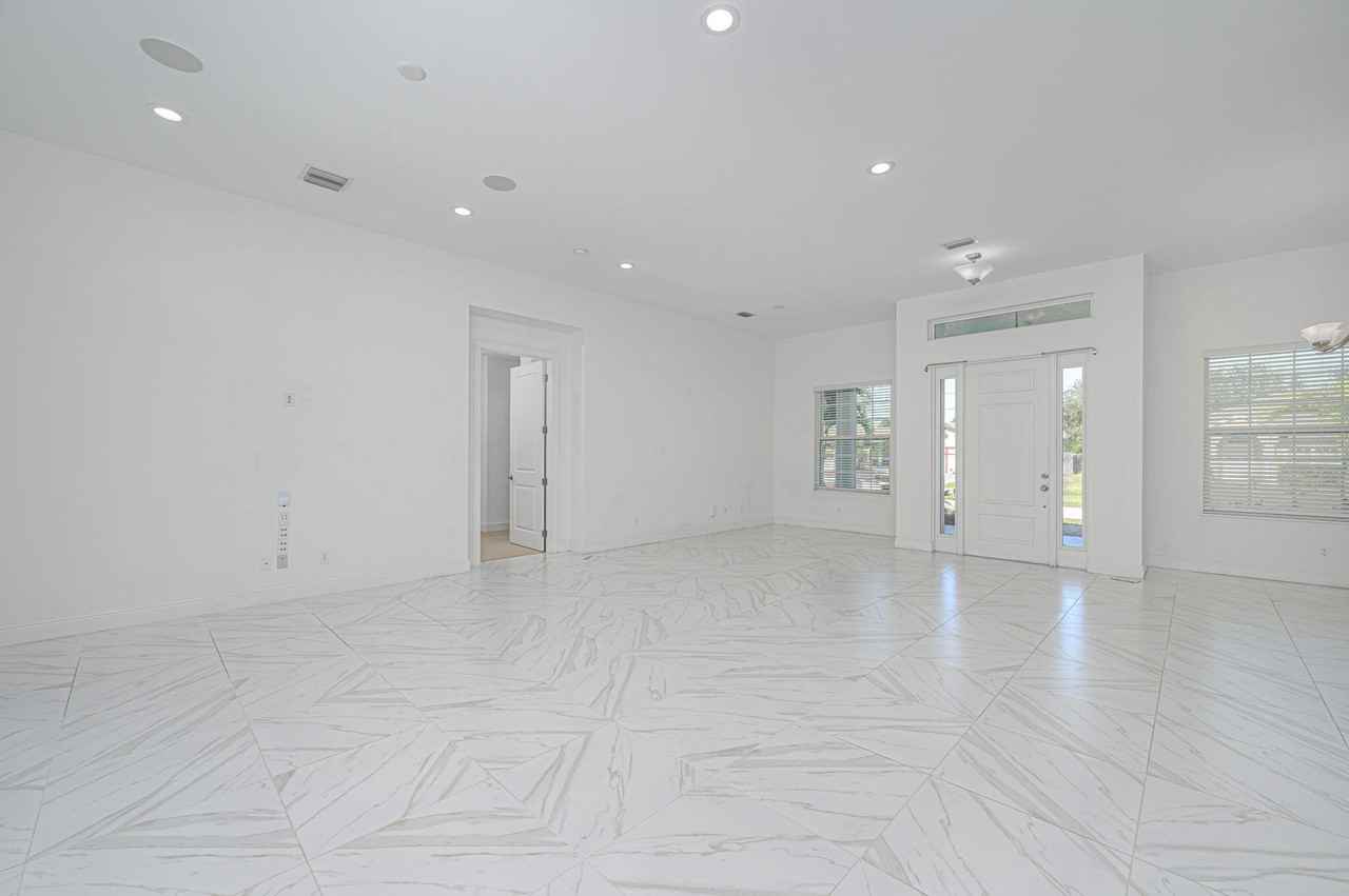 6128 Nw East Deville Cir - Photo 4 of 22