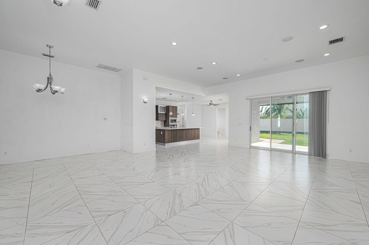 6128 Nw East Deville Cir - Photo 7 of 22