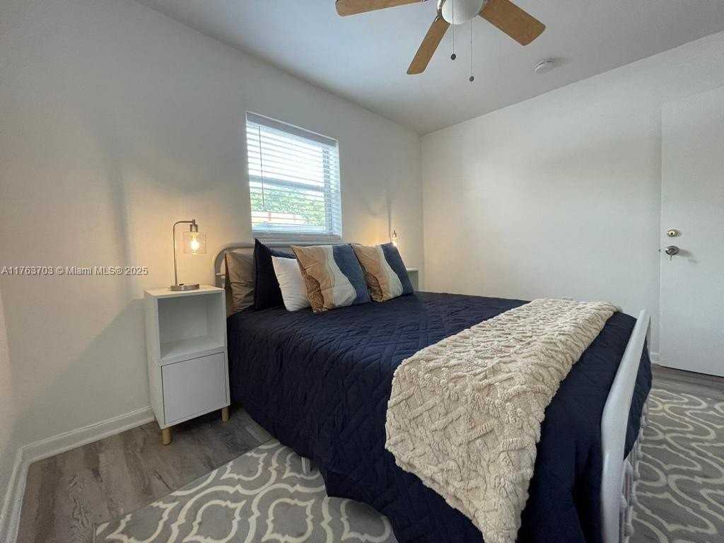 55 Nw 11th Ave #3 - Photo 7 of 27