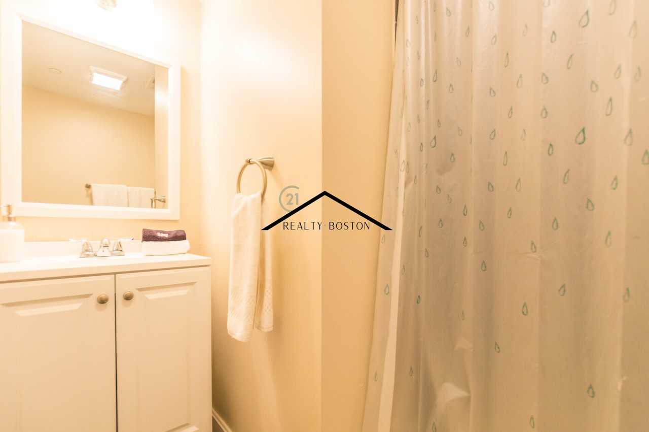 20 Sheafe St #4F - Photo 4 of 11