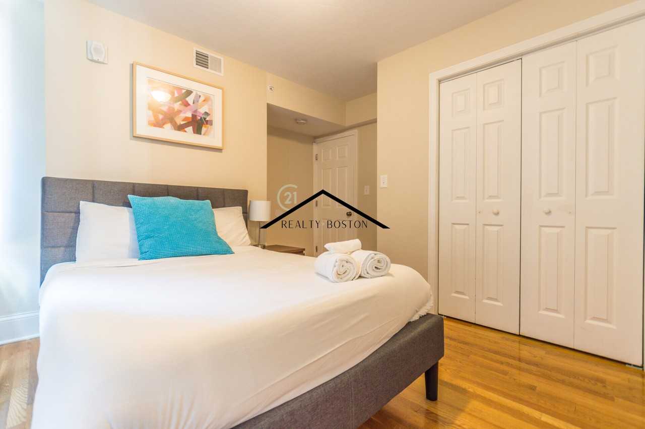 20 Sheafe St #4F - Photo 6 of 11