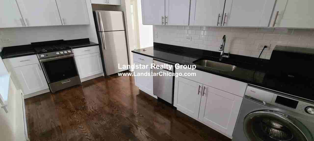 W Roscoe St #1N - Photo 2 of 10