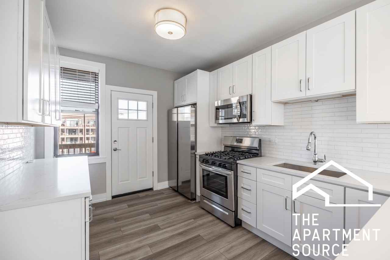 3943 N Janssen Ave #S1 - Photo 4 of 20