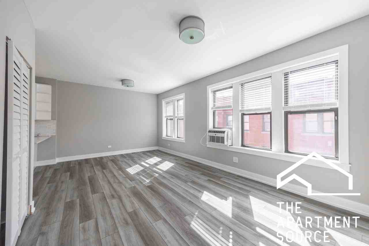 3943 N Janssen Ave #S1 - Photo 7 of 20