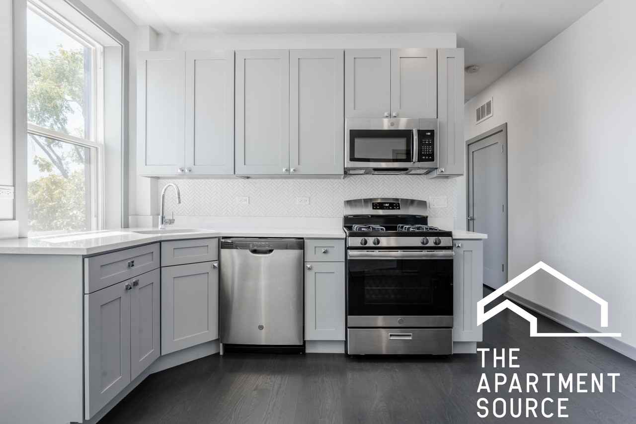 2806 N Mozart St #1R - Photo 2 of 13