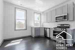 featured image of 2806 N Mozart St #1R