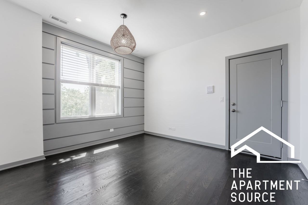 2806 N Mozart St #1R - Photo 4 of 13