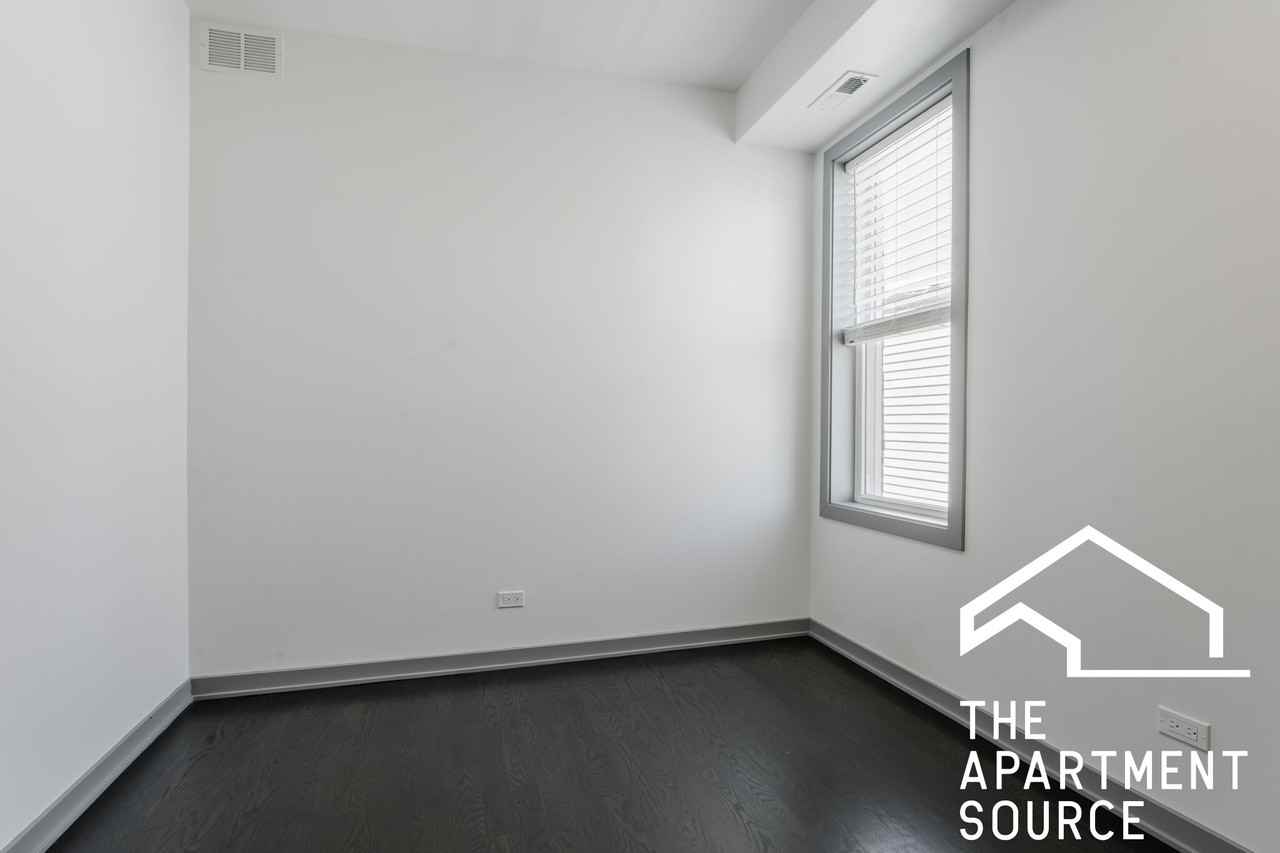 2806 N Mozart St #1R - Photo 7 of 13