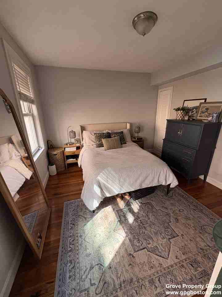 35 Salutation St #2 - Photo 2 of 9