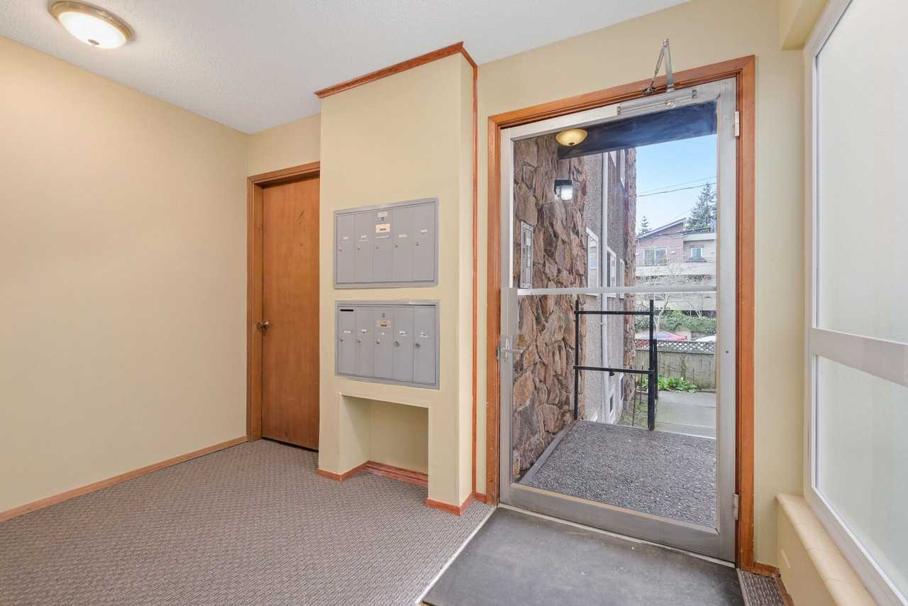 718 Apartments - Photo 3 of 15