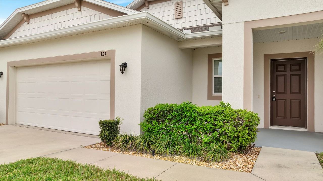 321 Briarbrook Ln - Photo 3 of 39