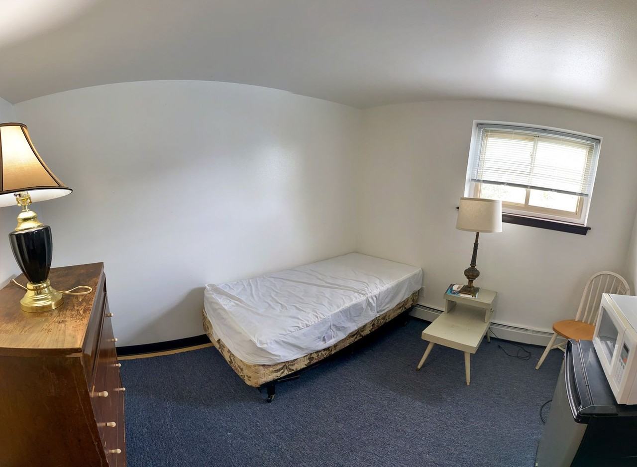 5252 S Packard - Rooming House - Photo 2 of 4