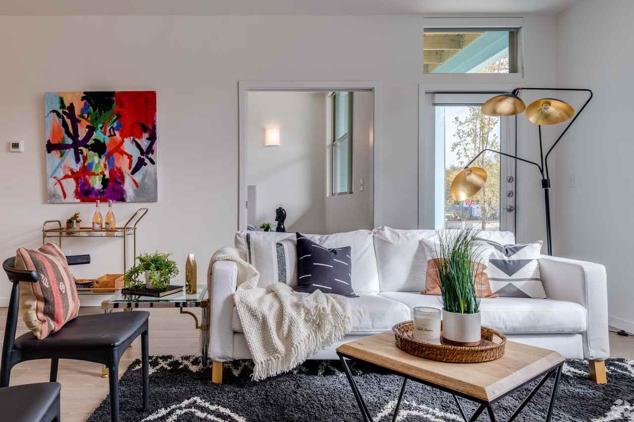 Classen 16 - Photo 2 of 43