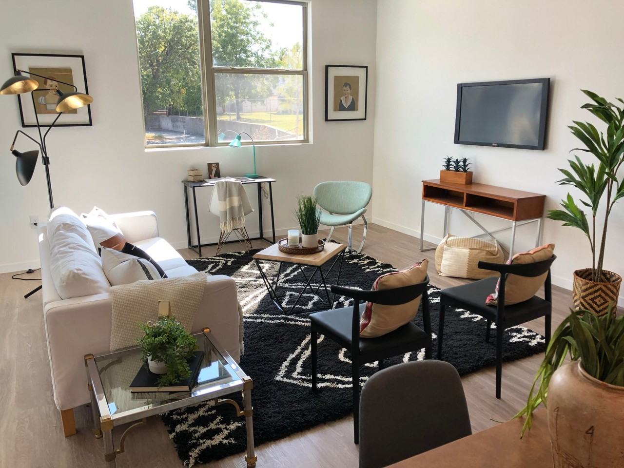 Classen 16 - Photo 7 of 43