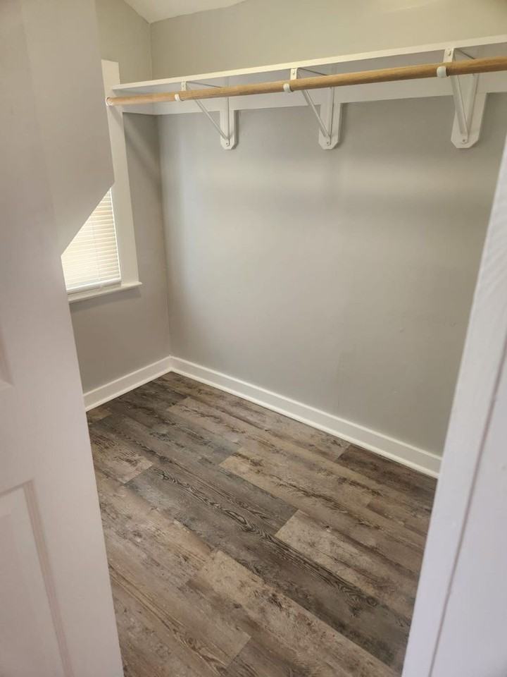 18 W 8th St - Photo 3 of 12