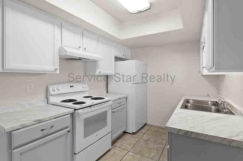 10210 N 7th Ave #4 - Photo 7 of 22