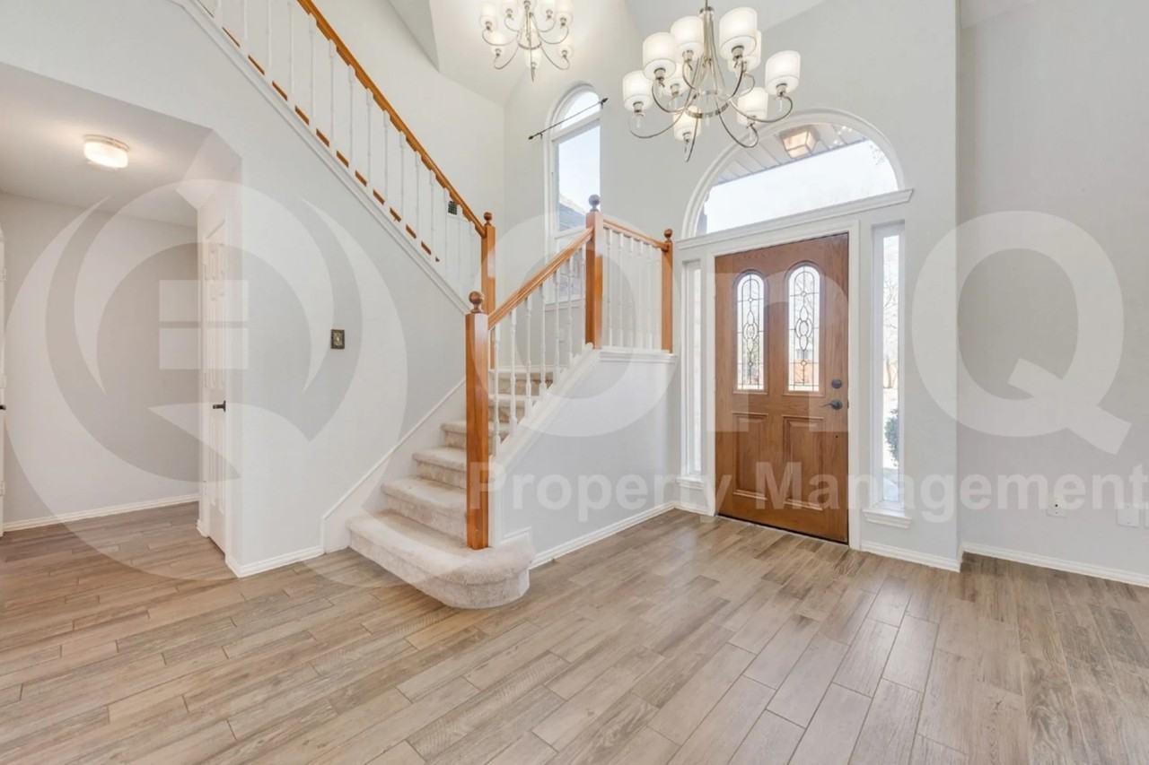 1020 Rockefeller Ln - Photo 3 of 35