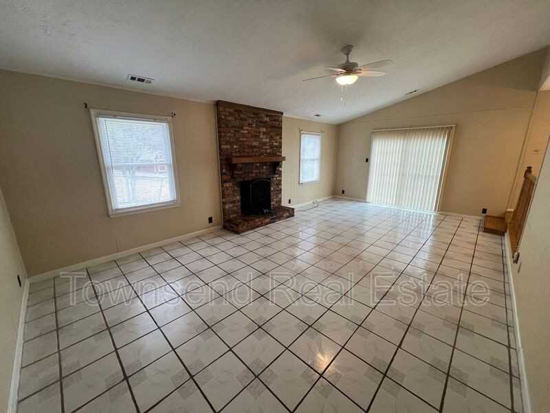 5214 Rockingham Rd - Photo 7 of 21