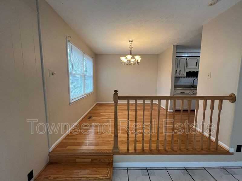 5214 Rockingham Rd - Photo 6 of 21