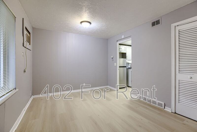 4505 Lafayette Ave - Photo 4 of 10