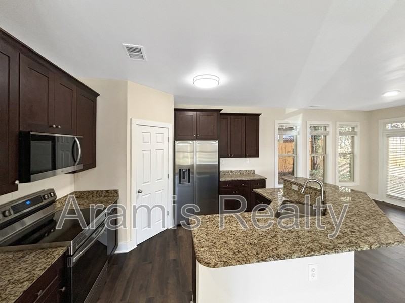 1776 Maple Walk Cir Sw - Photo 3 of 16