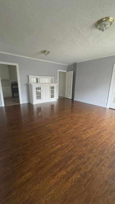 12820 Penn St - Photo 2 of 12