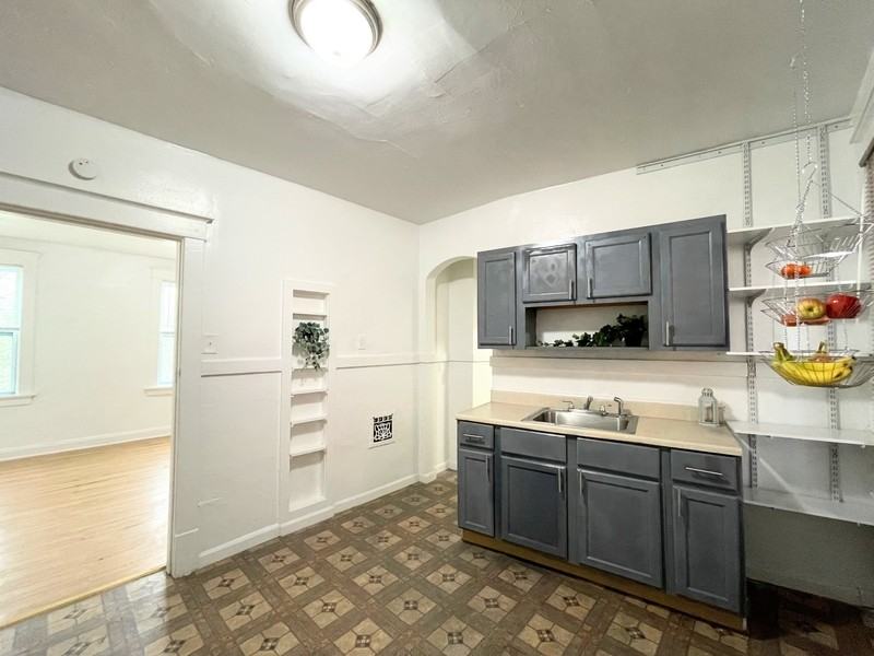 2749 Pestalozzi St #2E - Photo 4 of 9